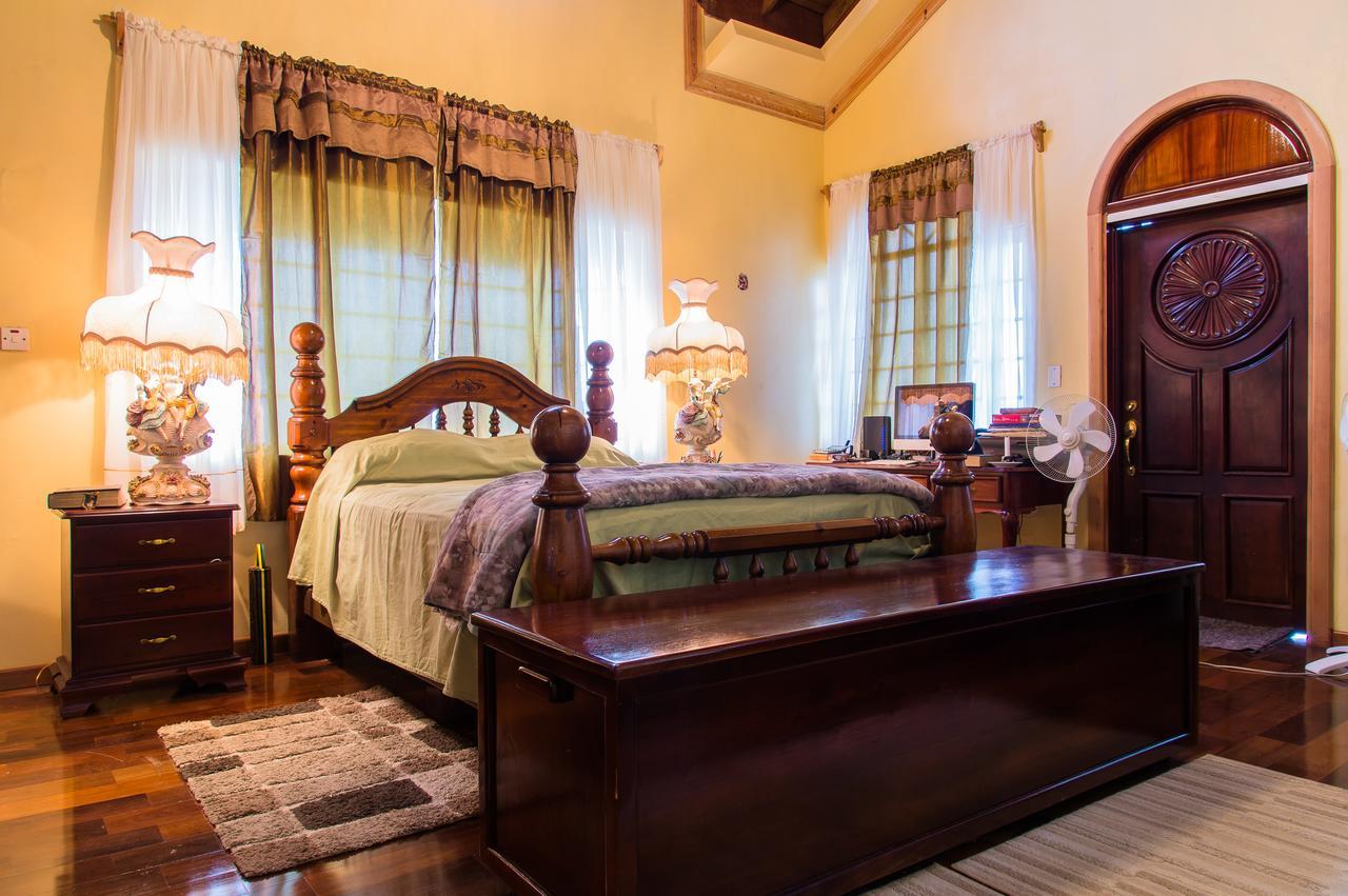 El Cielo Bed & Breakfast Portmore Luaran gambar