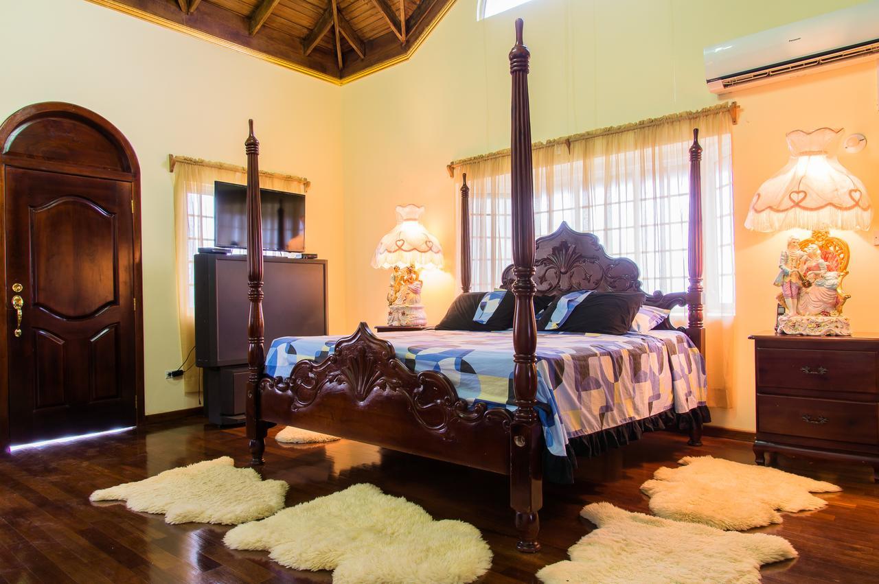 El Cielo Bed & Breakfast Portmore Luaran gambar